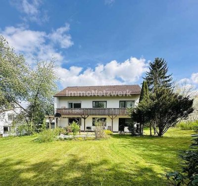 ***Charmantes Familienhaus mit Anliegerwohnung – Frei stehendes Zweifamilienhaus mit Herz***