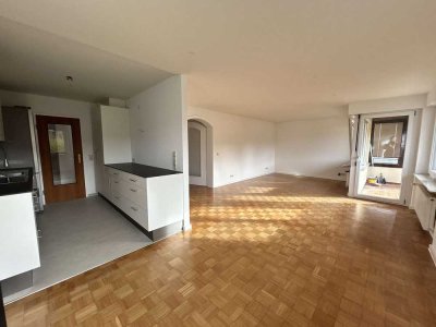 GRENZGÄNGER-GLÜCK zentral in Grenzach: 3-Zimmer Wohnung mit großem Balkon, Garage und Keller