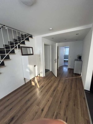 Schöne, renovierte 3,5-Zimmer-Wohnung mit geh. Innenausstattung mit Balkon und EBK