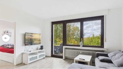 Blick ins Grüne: Möblierte, helle 1,5-Zimmer-Wohnung mit Balkon im 1. OG in Bochum-Werne