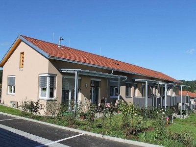 Schöne 2-Zimmer-Wohnung mit Küche, Balkon und Carportparkplatz - geförderte Miete ODER geförderte Miete mit Kaufoption - 2 Zimmer