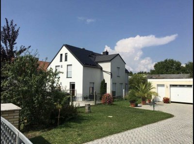4 Zimmerwohnung mit großem Balkon/Dachterrasse in begehrter Ittlinger Lage(KFW70 Niedrigenergiehaus)