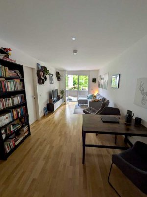 Helle neuwertige 2 Z. Wohnung mit Balkon inkl. EBK, TG-Stellplatz, Nähe Klinikum