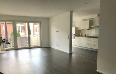 helle, moderne exklusive Eigennutzer-Neubauwohnung  in einem Dreiparteienhaus