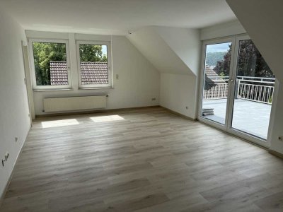 Helle 3 ZKB-Wohnung mit großem Balkon & schöner Aussicht