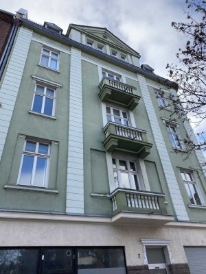 helle 2-Zimmer-Wohnung in zentraler Lage (WG-geeignet)