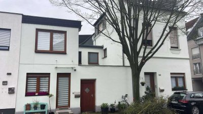 3 alleinstehende Mehrfamilienhäuser in Köln Merkenich -15 Fache- 9 Wohnungen + 4 Wohngemeinschaft