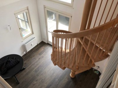 Stilvolle 3-Zimmer-Maisonette-Wohnung mit Balkon und Einbauküche in Heidelberg