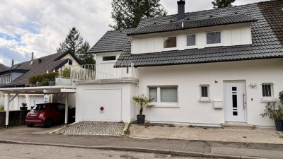 Modernisierte Doppelhaushälfte mit Schwimmbad und drei Bädern in begehrter Top-Lage von Baden-Baden