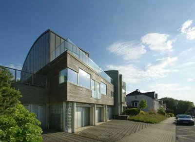 Helles Nest mit gr. Glaslichtwand u. Terrasse