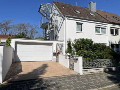Lichtdurchflutete Doppelhaushälfte mit großem Garten im exklusiven Stadtteil Fürth Dambach