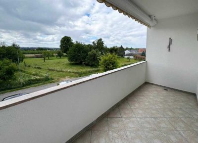Helle 3 Zimmerwohnung mit Blick ins Grüne