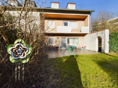 JETZT ANGEBOT ABGEBEN! REH in Regensburg, mit viel Potenzial, KfW-Förderung und großartigem Garten!
