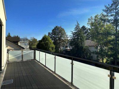 Sonnendurchfluteter Dachgeschosstraum mit großer Terrasse