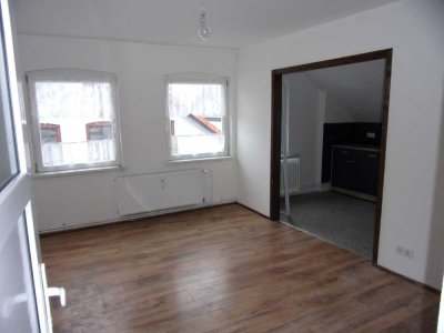 kleine 1,5 Zimmer Dachgeschoss-Wohnung Nähe Zentrum und Uni