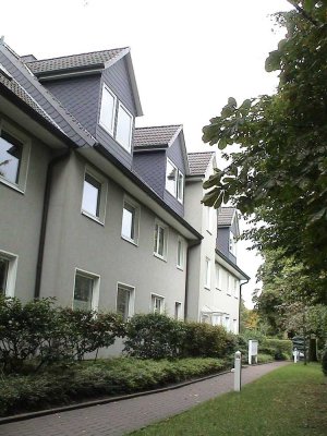 Gepflegte 2-Raum-Wohnung mit Balkon und Einbauküche in Hamburg-Kirchsteinbek