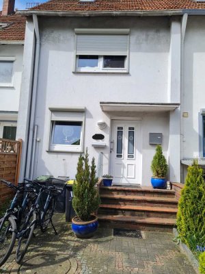 Ideal für die kleine Familie: Reihenmittelhaus in Delmenhorst Mitte