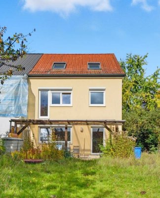 Doppelhaushälfte mit 6 Zimmern und großem Grundstück in ruhiger Lage