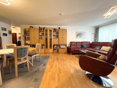 Ansprechende Terrassenwohnung mit 6 Zimmern in Waldrandnähe