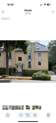 Schöne 4-Zimmer-EG-Wohnung mit Balkon und EBK in Solingen