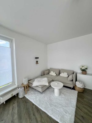 Sehr helle Dachgeschosswohnung mit 3 Balkonen