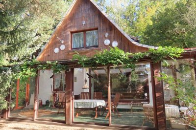 Gepflegtes Einfamilienhaus mit großer Garage