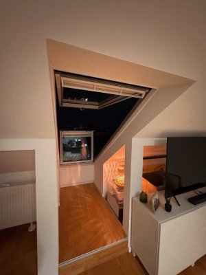 Elegante 2-Zimmer Dachgeschosswohnung zwischen Altstadt und Neustadt
