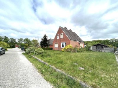 Zweifamilienhaus mit viel Platz: Großes Grundstück mit Ausbaupotenzial!