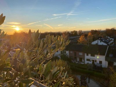 Über den Dächern von Stuttgart-Rohr – sonnige 2-Zimmer-Penthouse-Wohnung mit Balkon und Weitblick