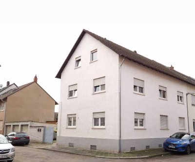 Schönes Mehrfamilienhaus mit 3 Garagen in Mannheim Sandhofen