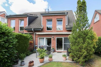 Charmante Doppelhaushälfte mit Keller, Garten und 2 Stellplätzen in Privatstraße von Franz. Buchholz
