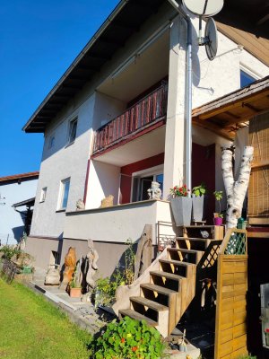 Charmantes großes Zwei Familienhaus
