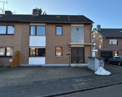 Zweifamilienhaus mit Ausbaupotential in Bergheim - Niederaußem