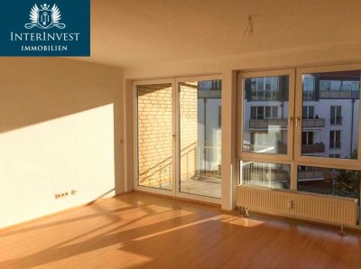 Charmante 3 Raum Wohnung mit EBK, Balkon und Aufzug in Stadtfeld Ost