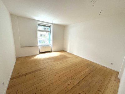 Ruhige 3-Zi-Wohnung mit EBK und Terrasse am Schweizer Platz
