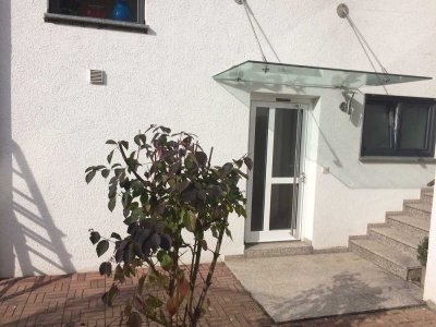 Helle 2-Zimmer-Einliegerwohnung mit großer Terrasse und eigenem Eingang
