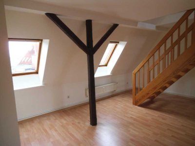 Geschmackvolle 2-Zimmer-Maisonette-Dachgeschosswohnung zu vermieten.