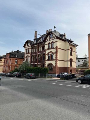 Topgepflege sanierte Wohnung, drei Zimmer, mit Balkon und EBK in Wiesbaden