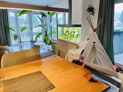 Großzügige 4 Zimmer Wohnung mit EBK, Kochinsel, 2 Bäder und Balkon ins Grüne - in Frankfurt Seckbach