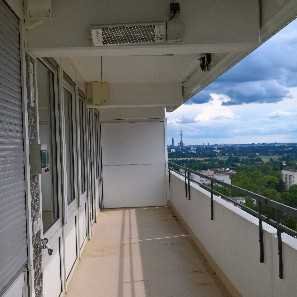 Gepflegte 4-Zimmer Wohnung mit Balkon Richtung Westen im 17. OG in Frankfurt-Nieder-Eschbach