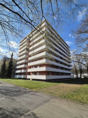 Kernsanierte Wohnung in Regensburg Westernviertel. Bezugsfertig.