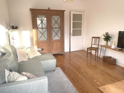 Charmante, helle 2,5 Zimmer Wohnung courtagefrei & frei in Winterhude
