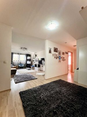Schöne und gepflegte 3-Zimmer-Dachgeschosswohnung mit Balkon in Swisttal