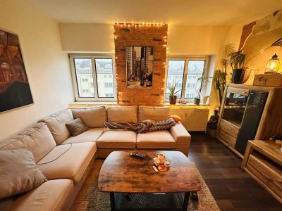 Schöne Dachgeschosswohnung  mit Tageslichtbad in beliebter Lage Rostocks (Selbstnutzung möglich!)