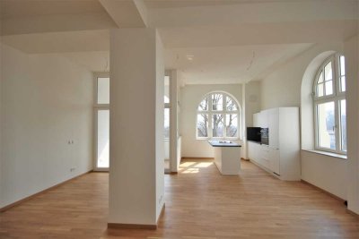 TOLLE 3 Zimmer-Wohnung mit Loggia und hochwertiger EBK