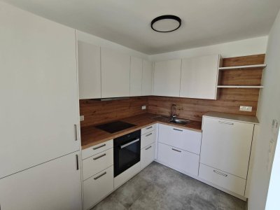 Moderne 3 Zimmer Wohnung neu Saniert Erstbezug mit Kellerabteil, Balkon und Parkplatz zu vermieten