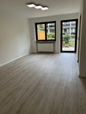 Vollständig renovierte 1,5-Raum-Wohnung mit Terrasse  und EBK in Seevetal-21218