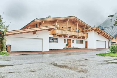 Außergewöhnliches Zweifamilienhaus in Leutasch: 296 m² + Büro + 2 Doppelgaragen + Pool
