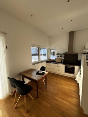 Neuwertige 3,5-Zimmer-Penthouse-Wohnung mit Balkon und EBK in Epfendorf