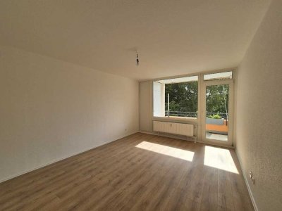 Zuhause ist: Frisch renovierte 4-Zimmer Wohnung in Gelsenkirchen Hassel! WBS benötigt!*